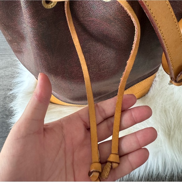 Etro bucket bag ‼️ - Picture 2 of 7